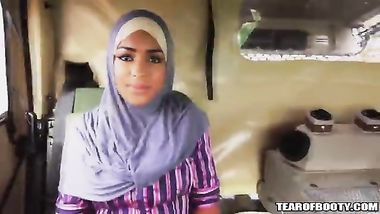 الفاتنة والجندي الامريكي