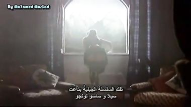 الخدامه الهايجة مترجم