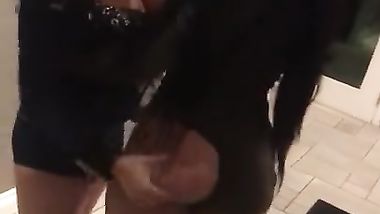 شرموطتين يسخنوا على بعض