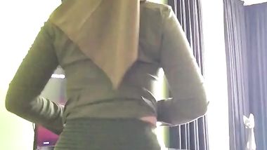 رقص محجبة ولعانة