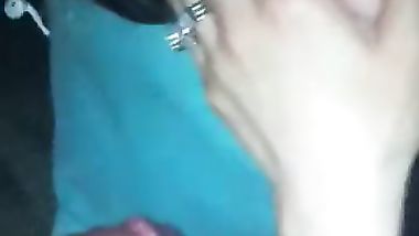 مطلقة سورية تمص