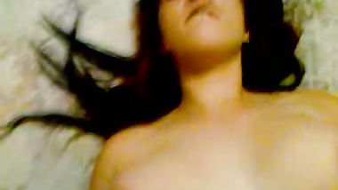 مصرية بتتناك ع الهادي و هيجانة