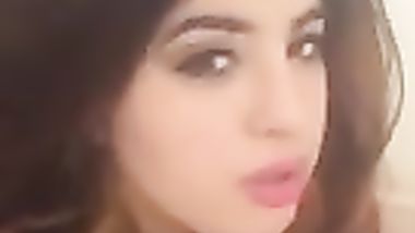 مزه خليجيه تعرض نفسها