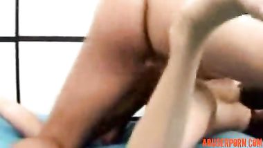 ينيك زوجة والده وهي نايمه