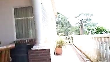 فتاه تمارس العادة السرية