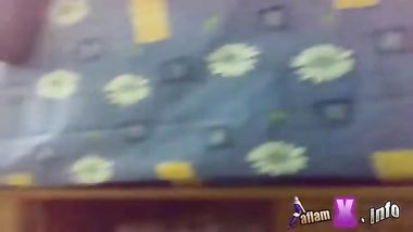 محجبة اربعينية تتفرش وتتناك فى كسها