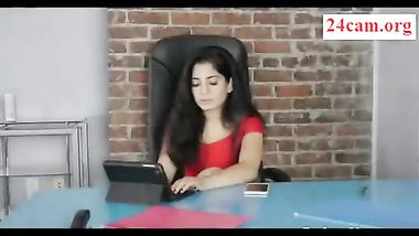 Nadia Ali with old man نادية على مع راجل كبير وبيجبهم ع