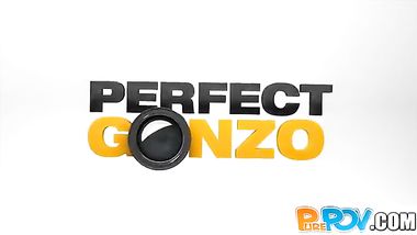 قحبة وضعية الفارسة تركب الزب و تهيج نياكها بكسها و حلاو