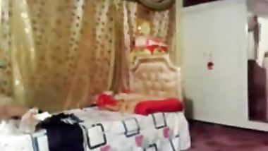 فرسه تدلع عشيقها وراكب فوقها ينكها ف كوسها اوى وتدلعه نيك حصرى