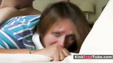 ينيك امه بغير رضها ولكنها تستمتع