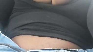 مزه هايجه في عربيتها