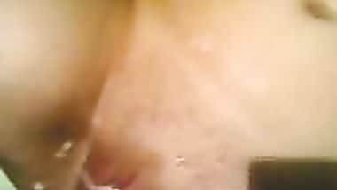 شرموطة لبنانية تتفشخ من زب جامد