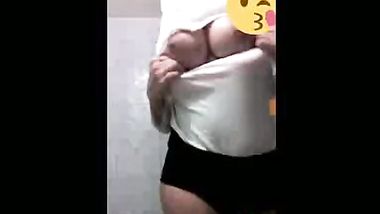 عرض كام جدى بتلعب فى البزوز وجسم هايج منيوكه اوى