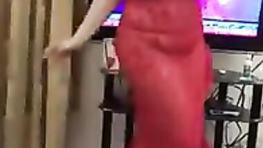 رقص  لمزة ملبن بشعر اصفر دمار