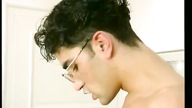 الواد هاج على صاحبة امه  الفرسة وناكها