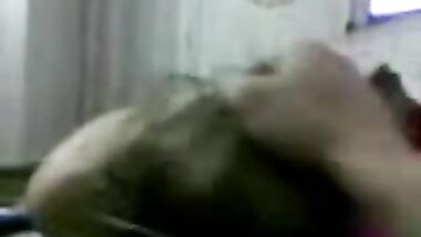 شرموطة شامية تمص لصاحبه زبه وهي مكسوفة