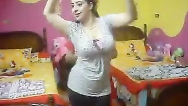 رقص شرقى جنسى ومثير فى قوضه الاطفال واحلى هز بزاز فى مصر